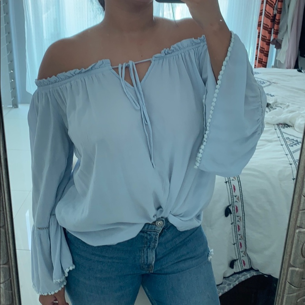FOREVER 21 Blue blouse bell sleeve